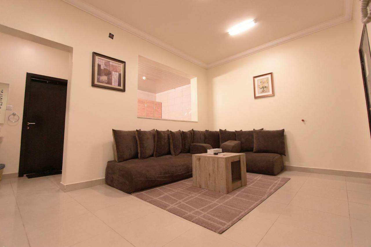 Al Qaswaa Furnished Apartements บูเรดาห์ ภายนอก รูปภาพ