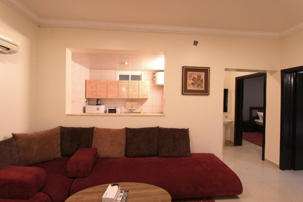 Al Qaswaa Furnished Apartements บูเรดาห์ ภายนอก รูปภาพ